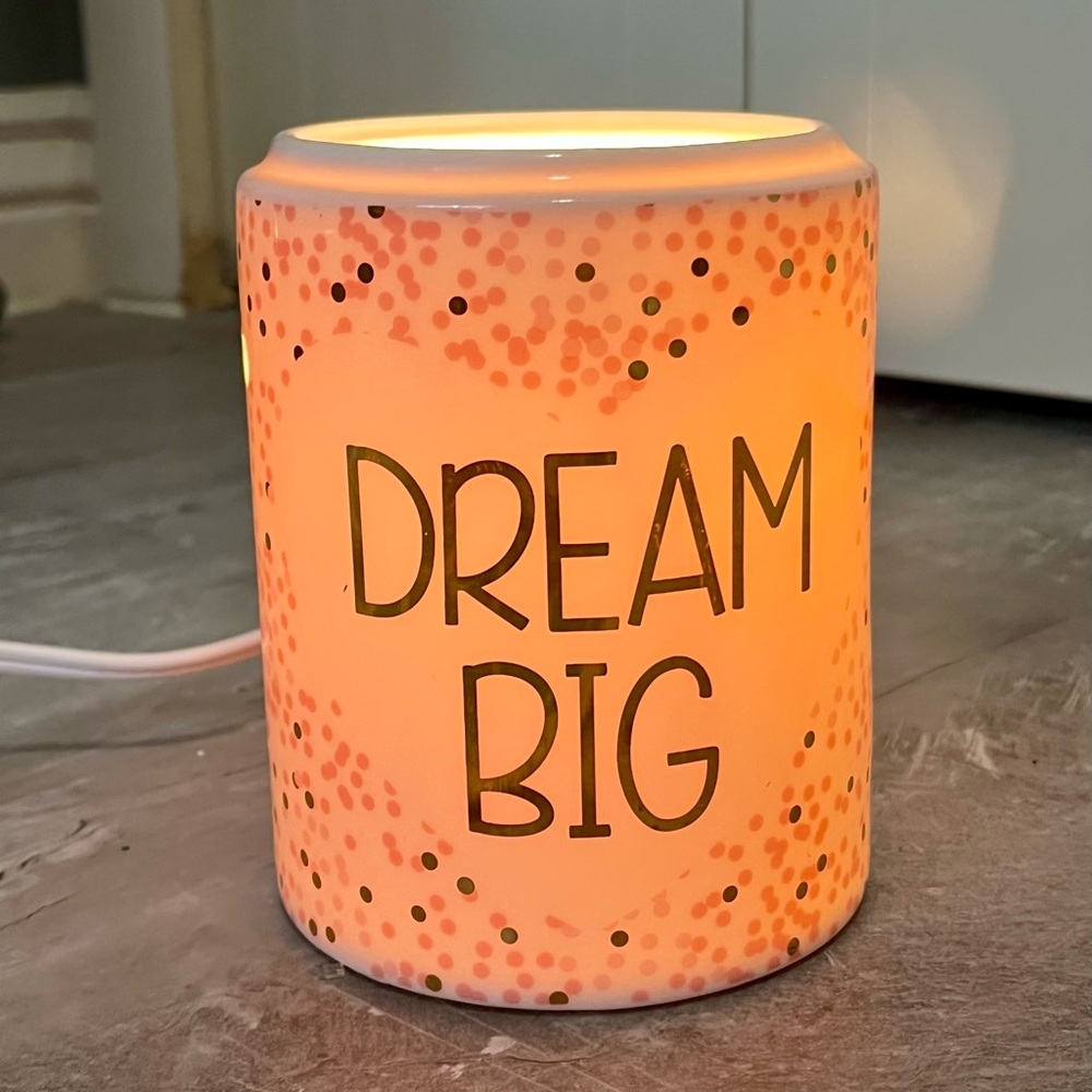 SCENTSY Dream Big Wax Warmer Pink/ Gold Glitter Heart Inspiration
